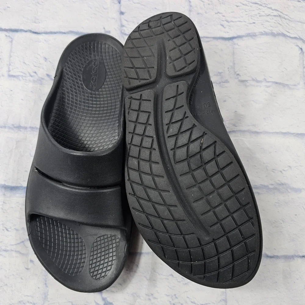 OOFOS OOahh Recovery Slides Mens 12 Black OOfoam Impact Absorption Sandal